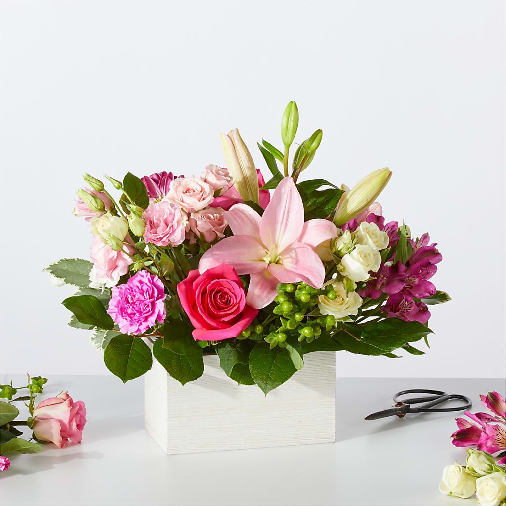 Sweetberry Box – A Florist Original – SIA'S BLOSSOM BLOOMS, Griffin GA