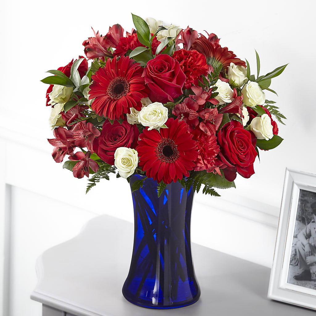 Hearts Embrace Bouquet – SIA'S BLOSSOM BLOOMS, Griffin GA