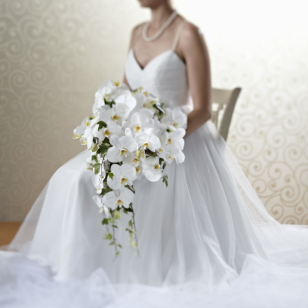 Classic White Bouquet – SIA'S BLOSSOM BLOOMS, Griffin GA
